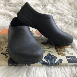 Crocs‎ On-The-Clock Work Slip-On